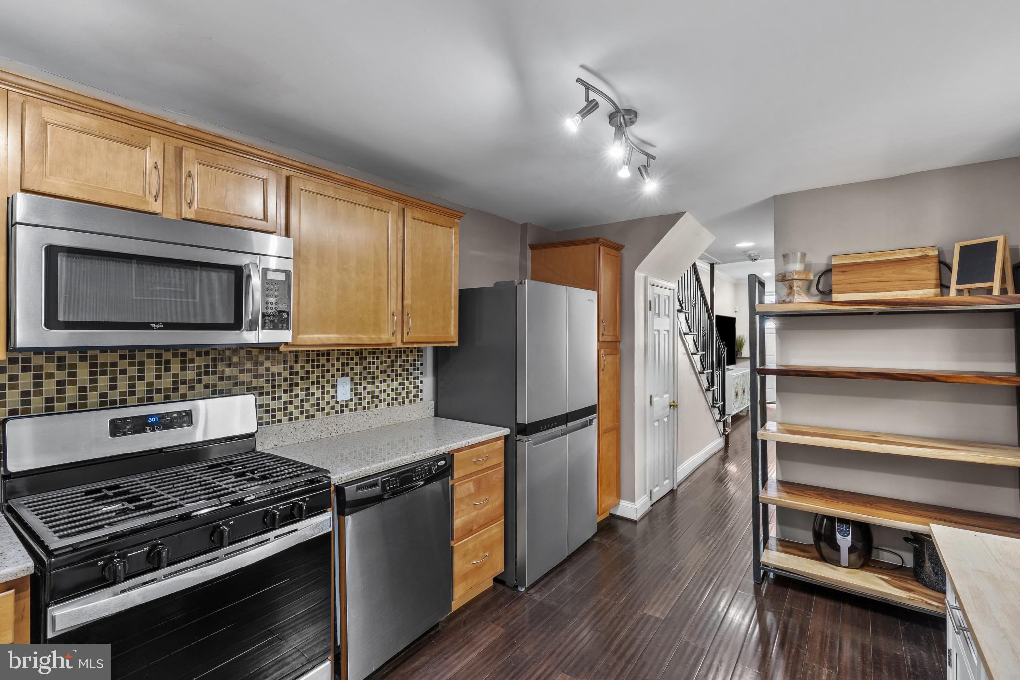 1739 E LOMBARD STREET