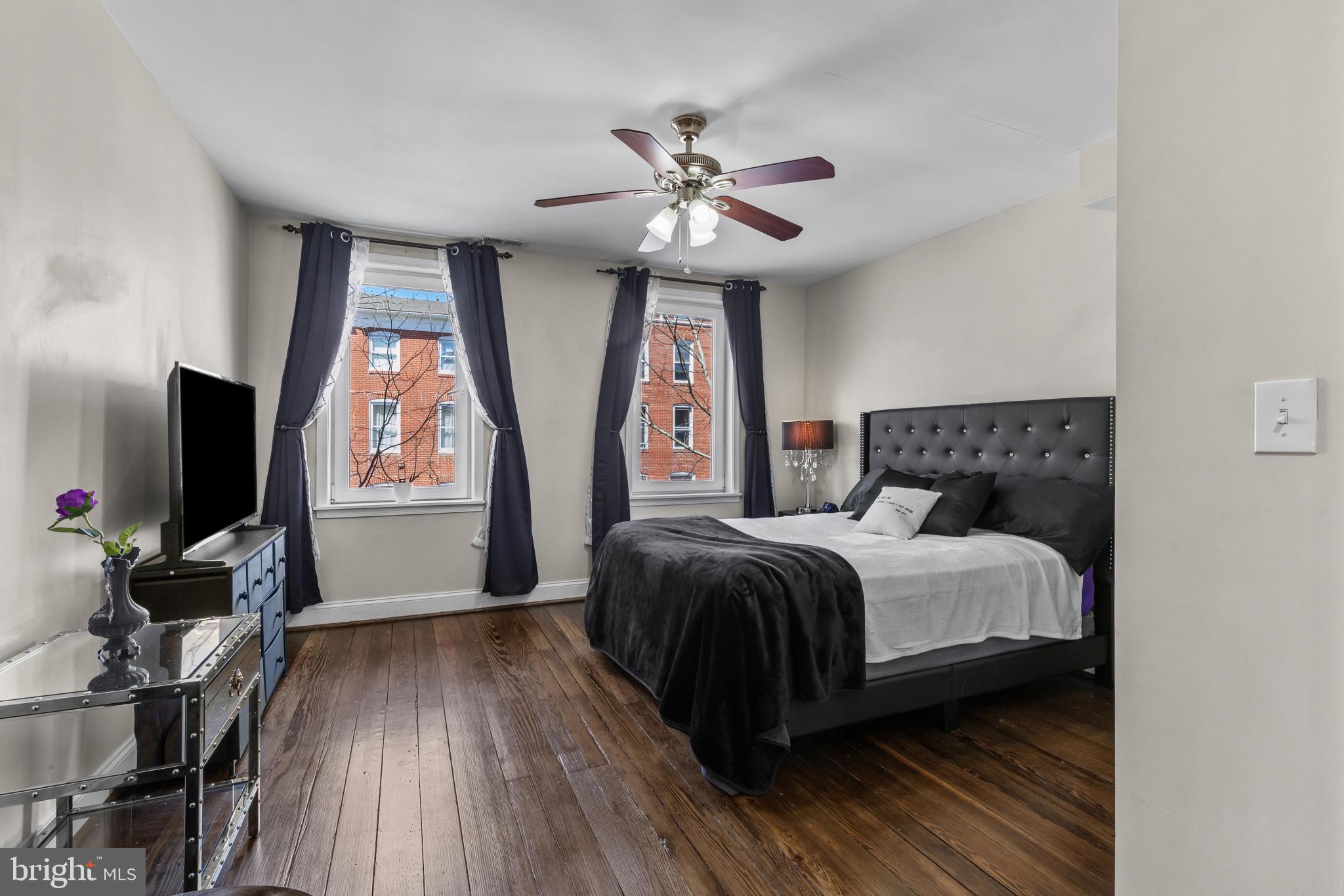 1739 E LOMBARD STREET