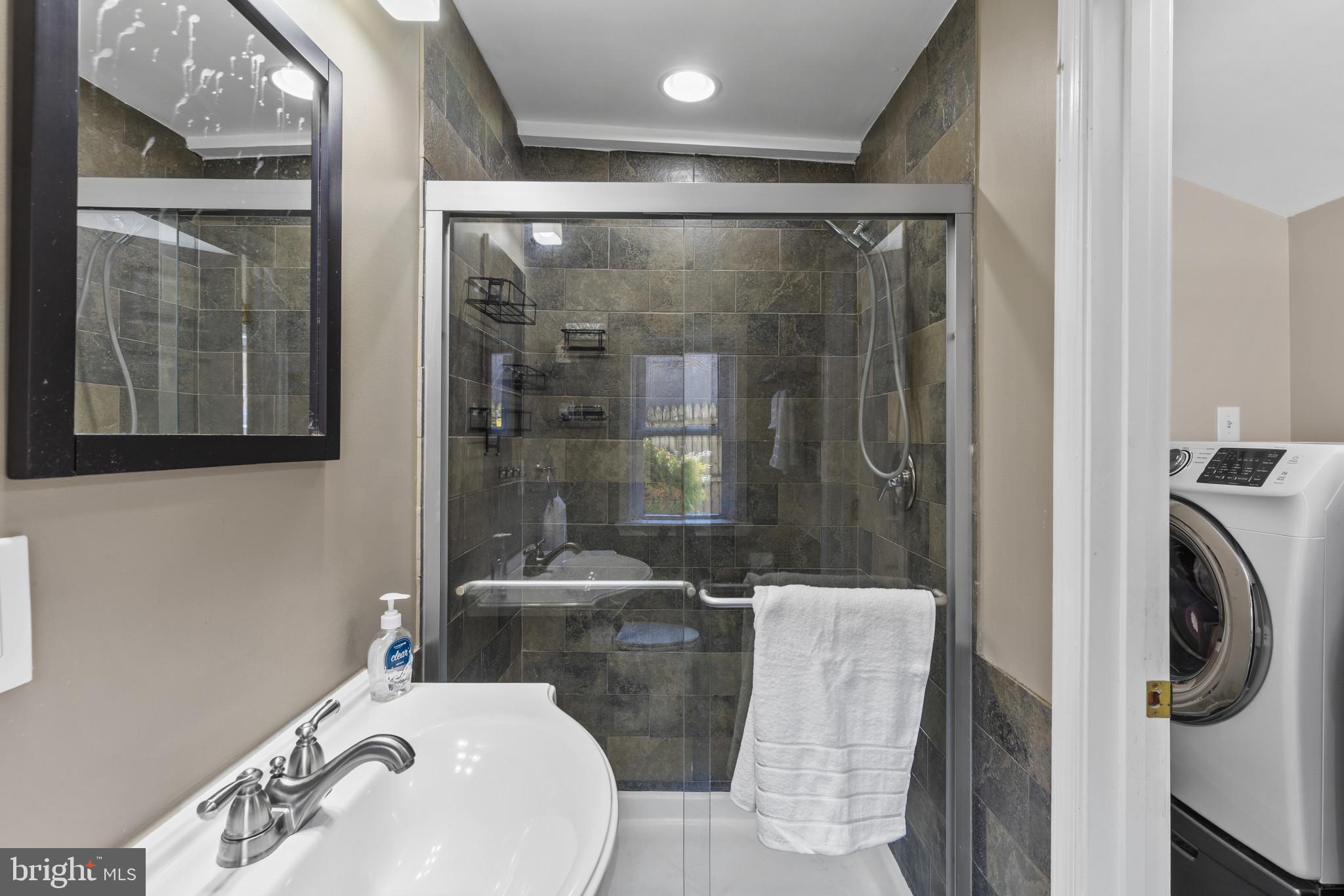 1739 E LOMBARD STREET