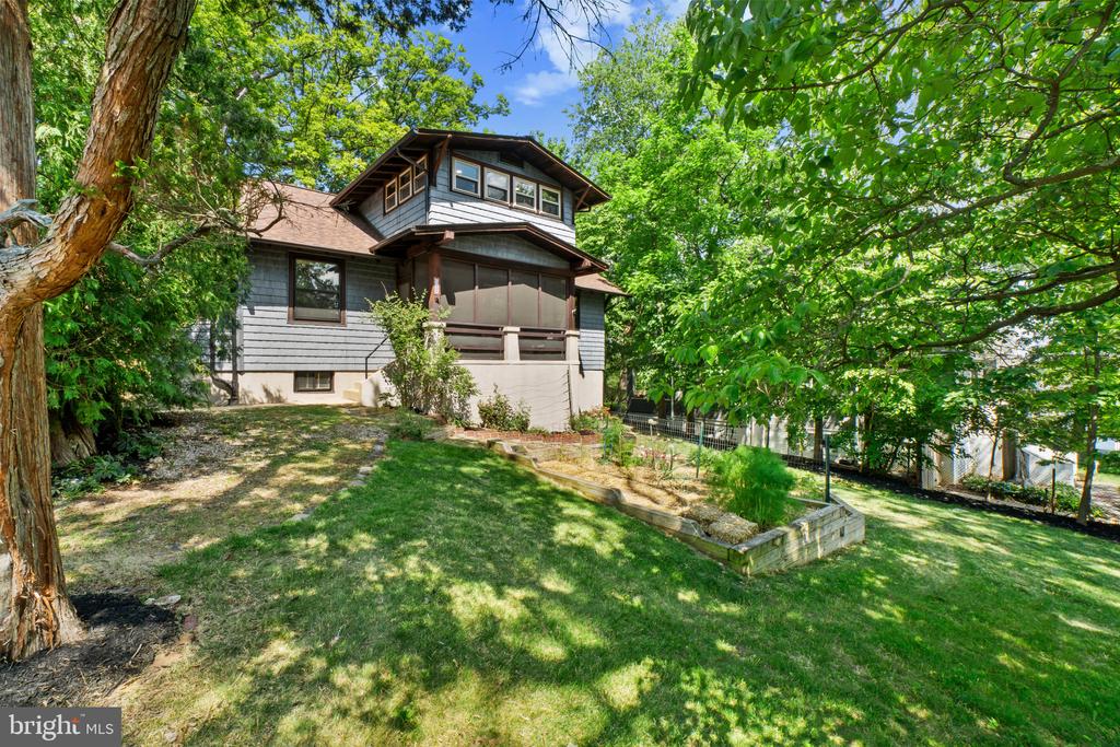 2900 RUECKERT AVENUE