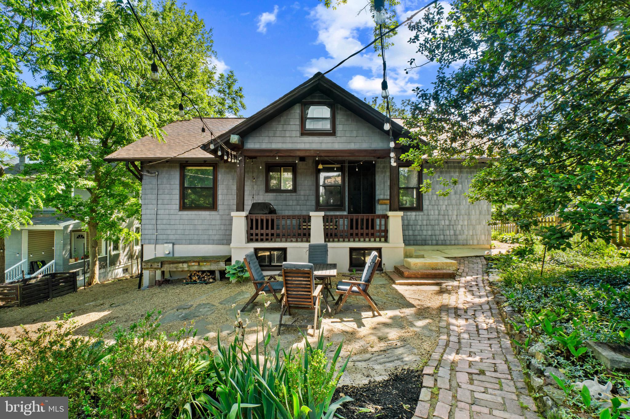 2900 RUECKERT AVENUE