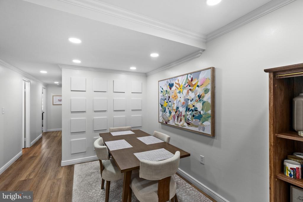 22 W HILL STREET Unit: R 11