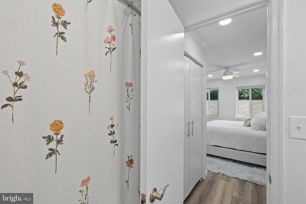 22 W HILL STREET Unit: R 11