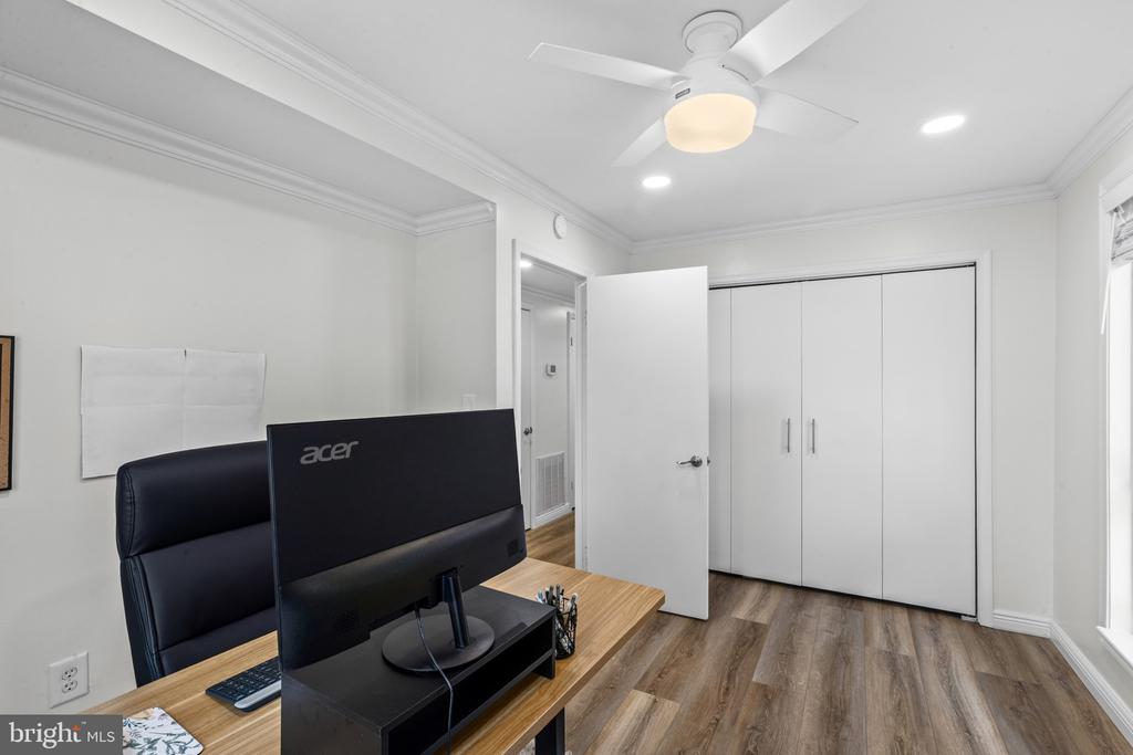 22 W HILL STREET Unit: R 11