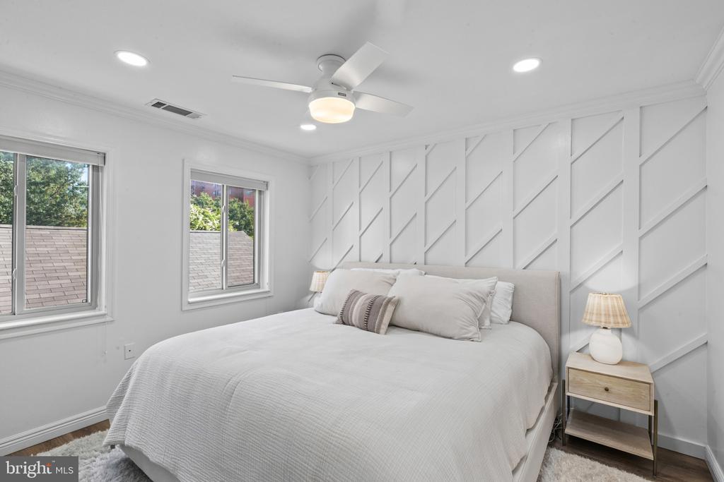 22 W HILL STREET Unit: R 11