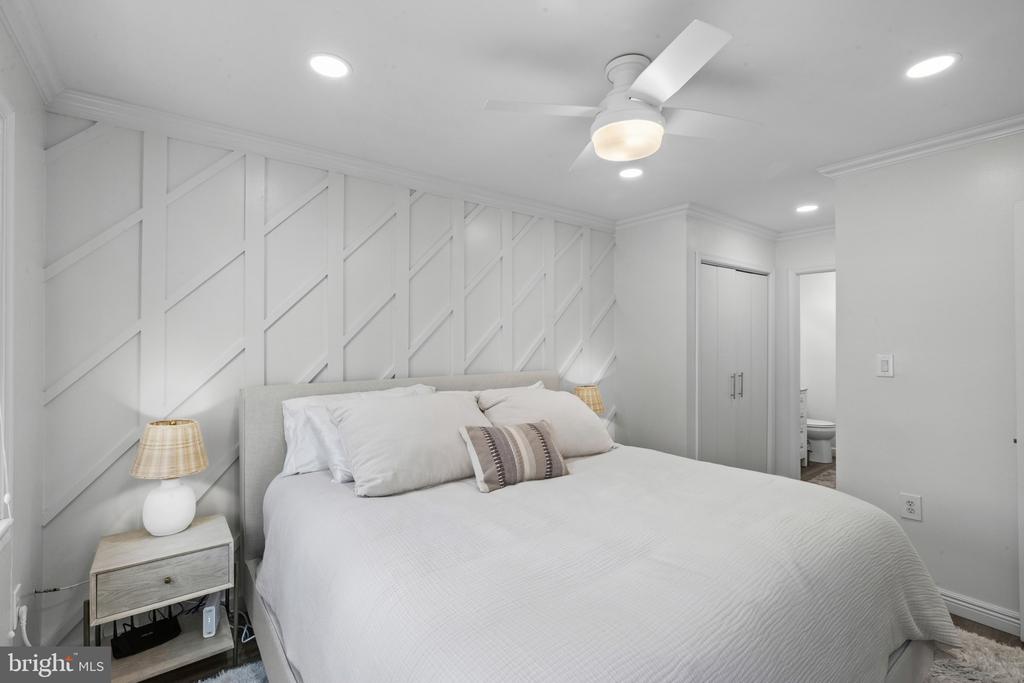 22 W HILL STREET Unit: R 11