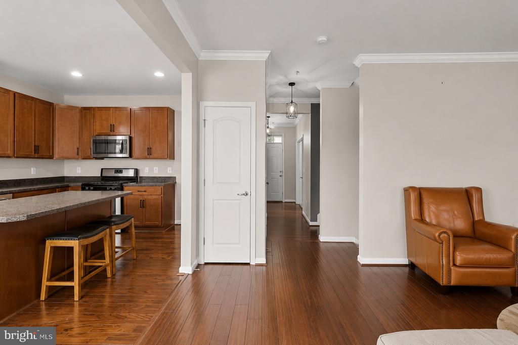 4400 SCARLET OAK LANE