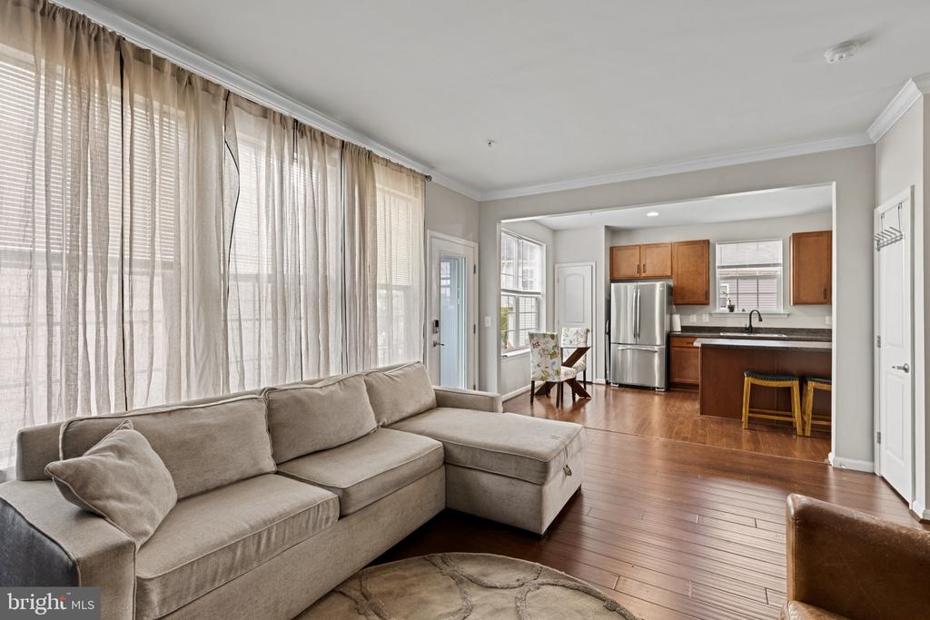 4400 SCARLET OAK LANE