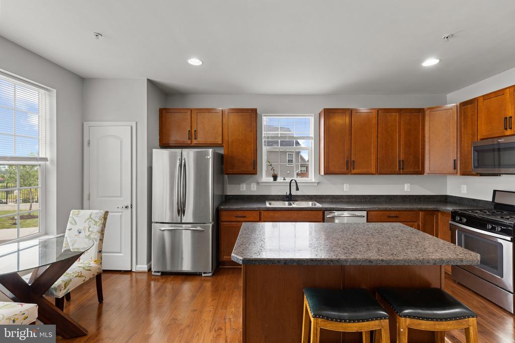 4400 SCARLET OAK LANE