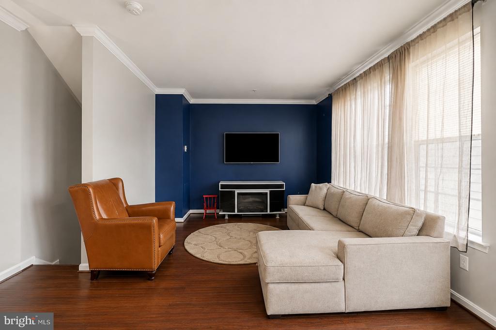 4400 SCARLET OAK LANE