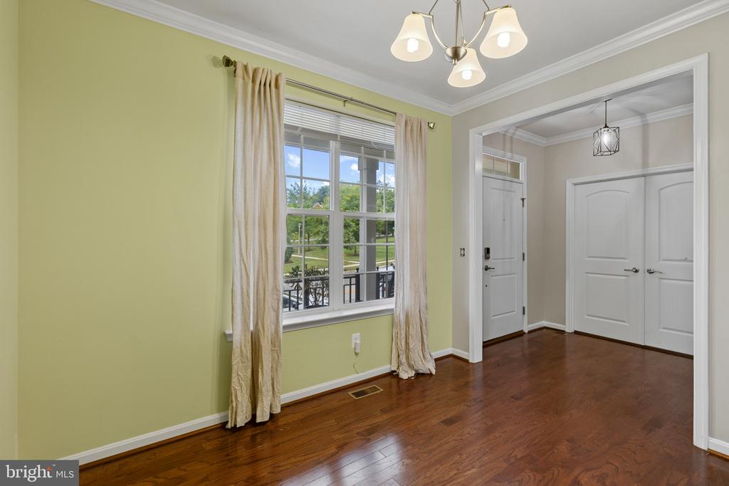 4400 SCARLET OAK LANE