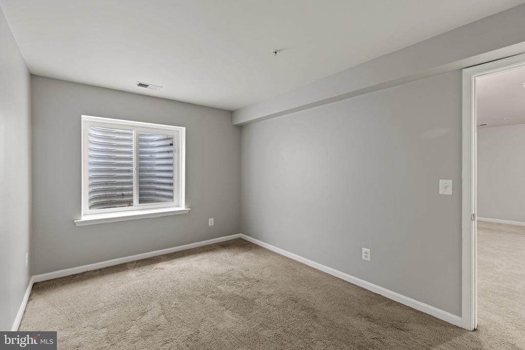 4400 SCARLET OAK LANE