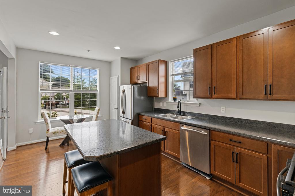 4400 SCARLET OAK LANE