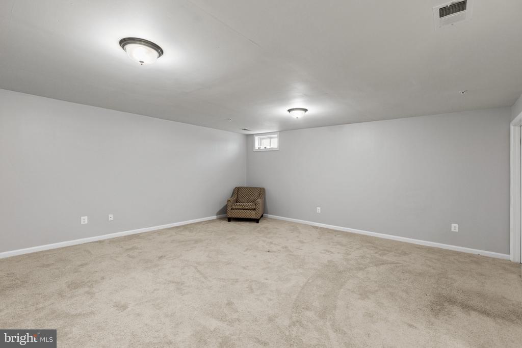 4400 SCARLET OAK LANE