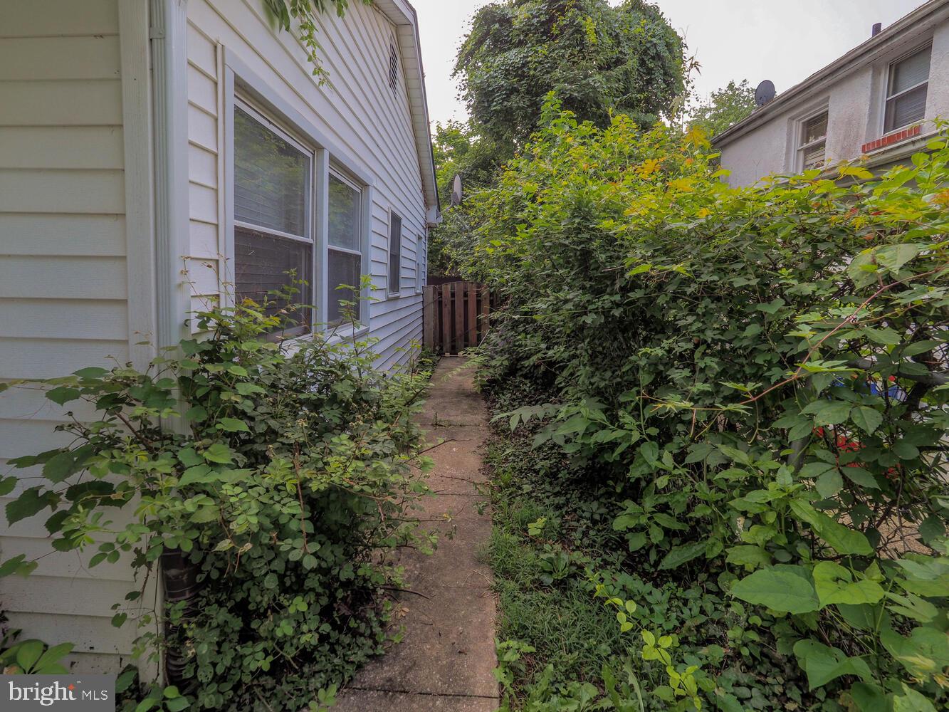 1418 KENT AVENUE