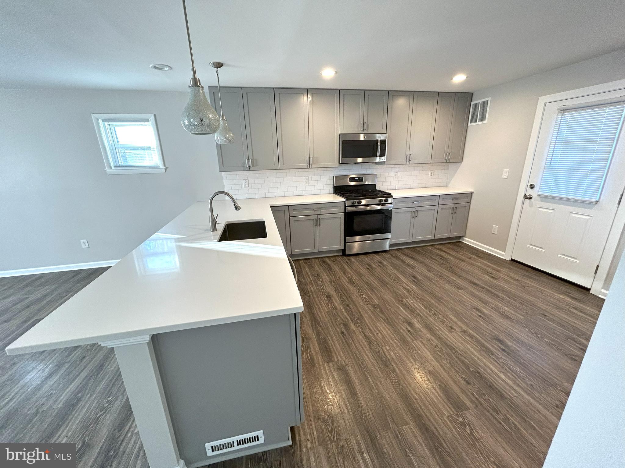 306 Severn Ave