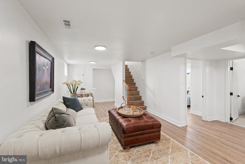 6424 Gilmore