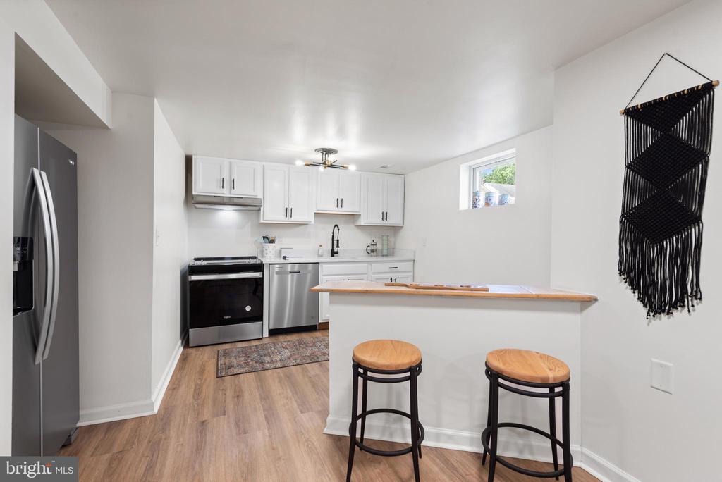 6424 Gilmore