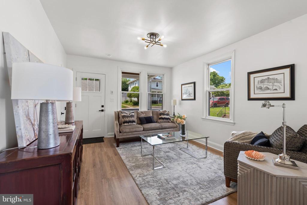 6424 Gilmore