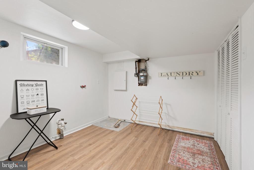 6424 Gilmore