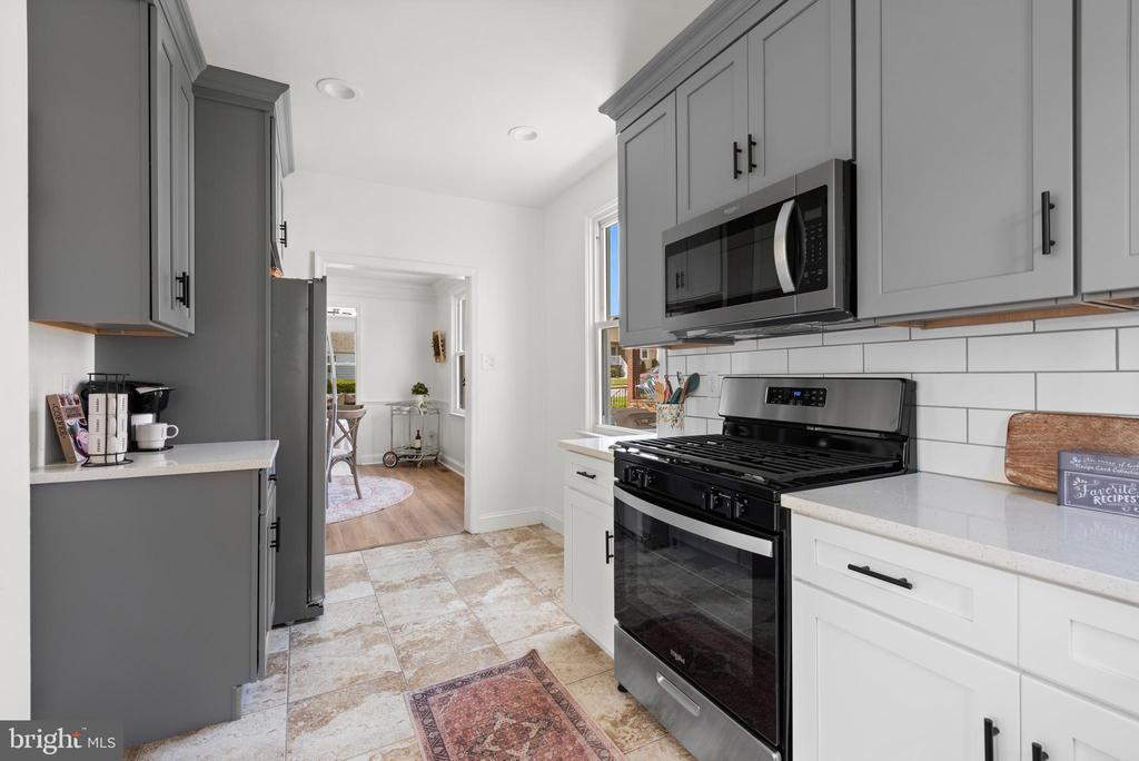 6424 Gilmore