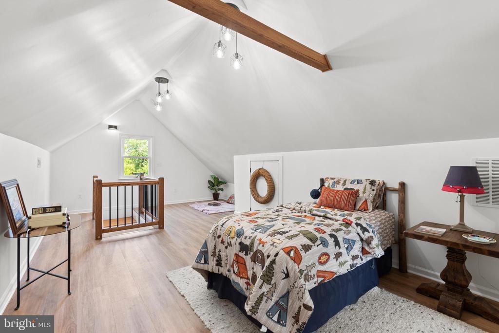 6424 Gilmore