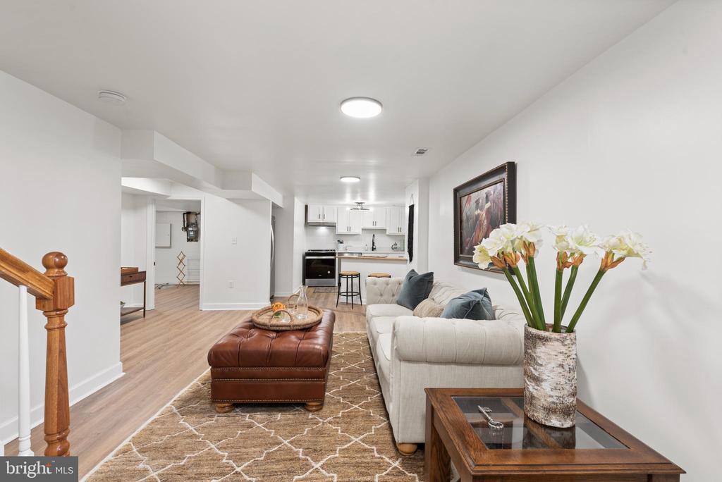 6424 Gilmore