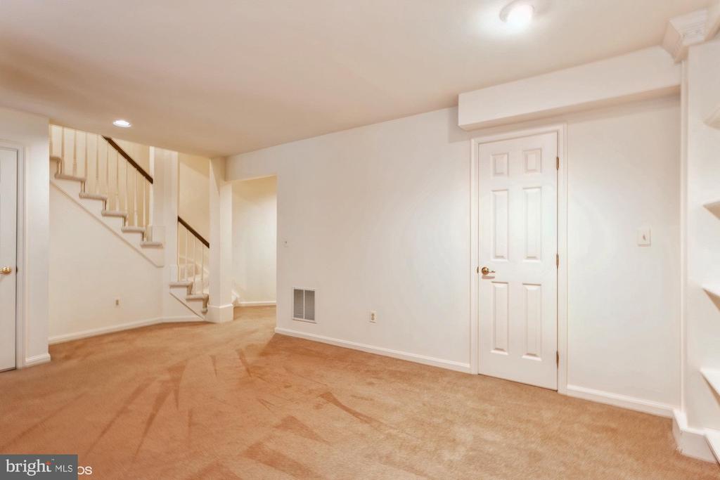 34 Old Dominion Ct