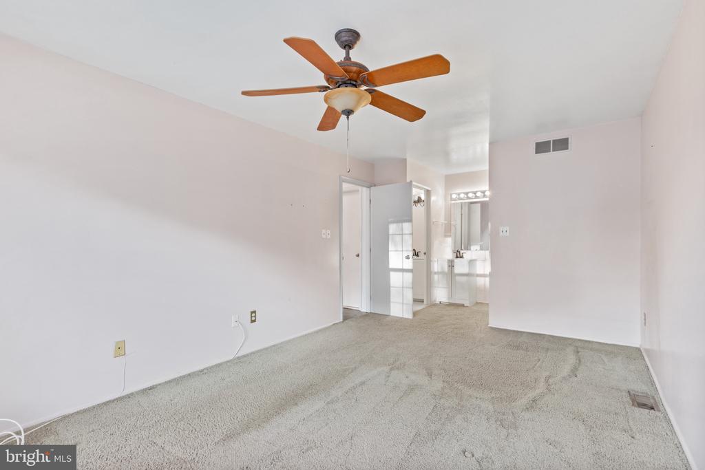 7 Olivia Ct