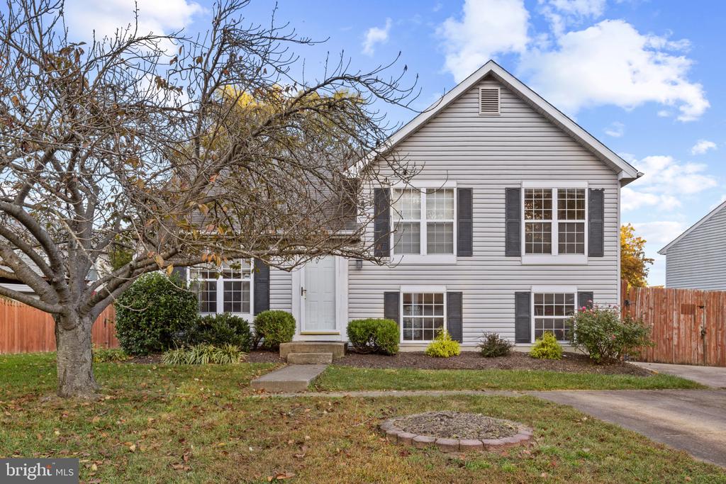 7 Olivia Ct