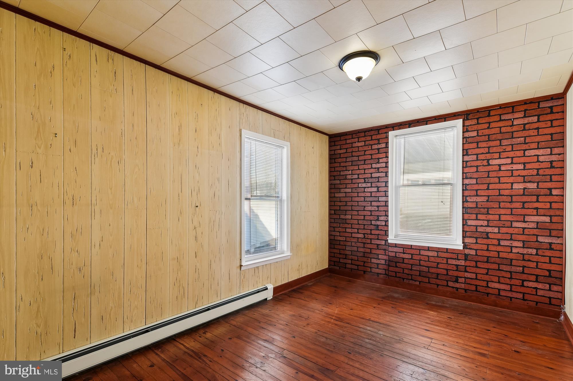 923 Courtney Rd