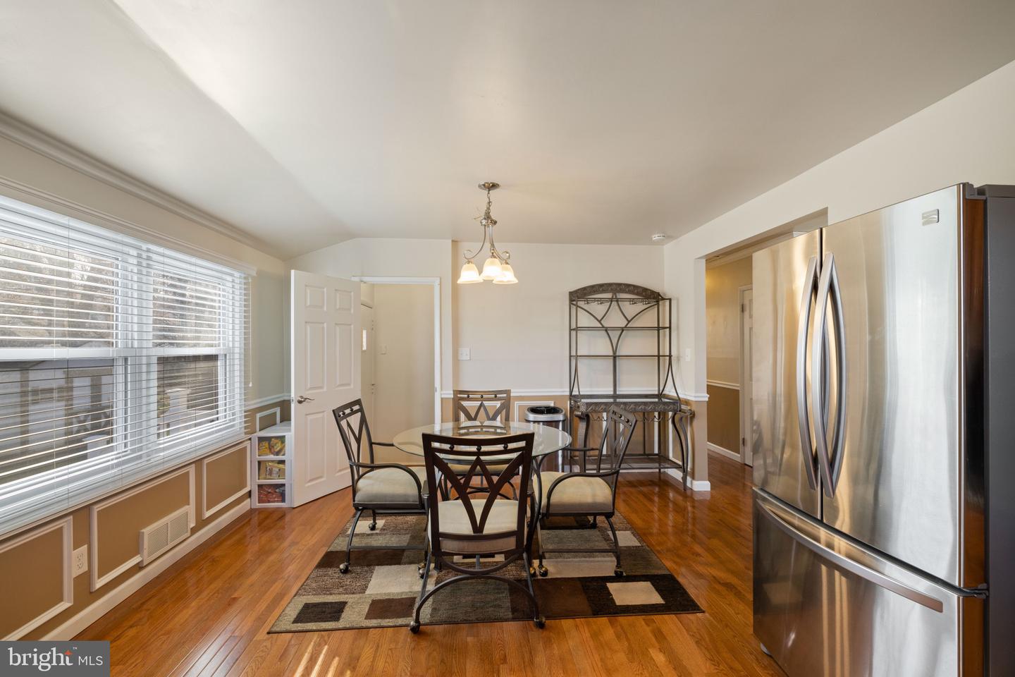 3709 Courtleigh Dr
