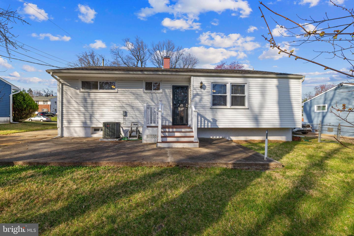 3709 Courtleigh Dr
