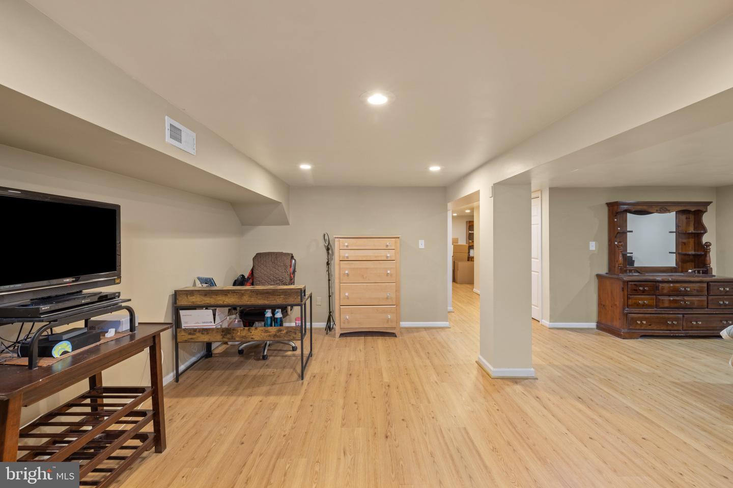 3709 Courtleigh Dr