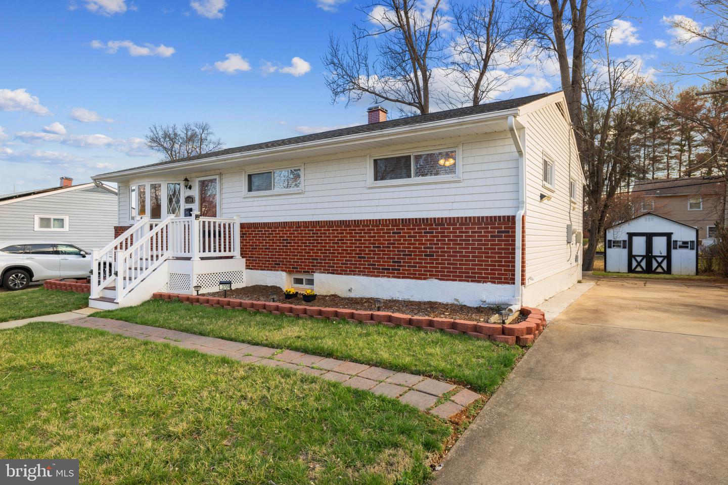 3709 Courtleigh Dr