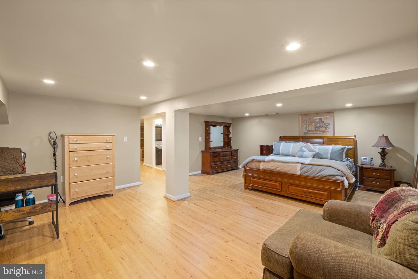 3709 Courtleigh Dr