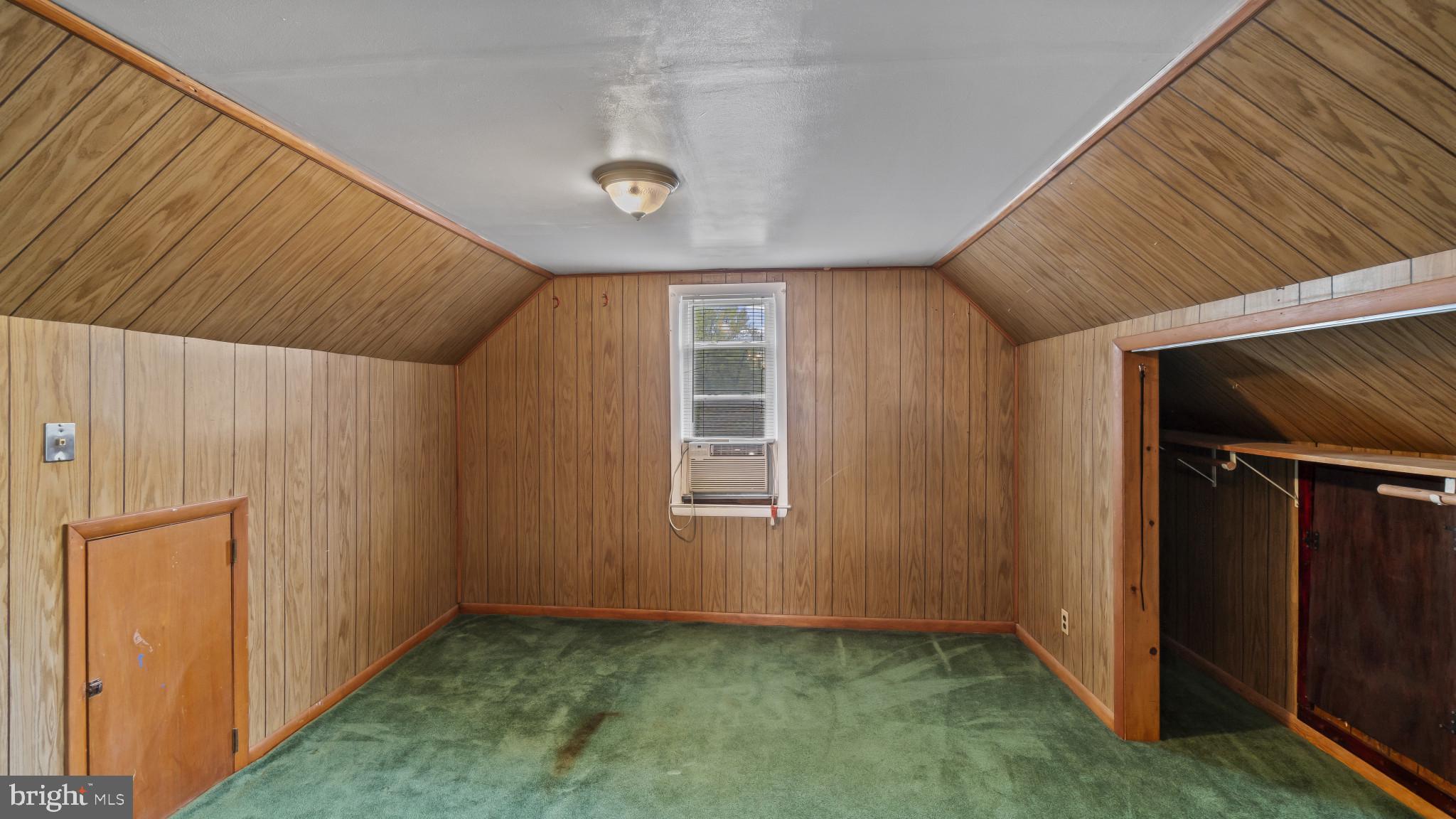 1216 E Homberg Ave
