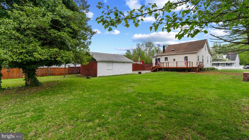 1216 E Homberg Ave
