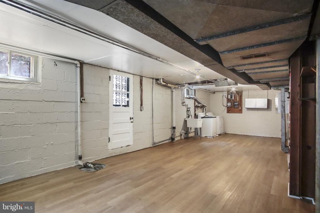 608 Farmhurst