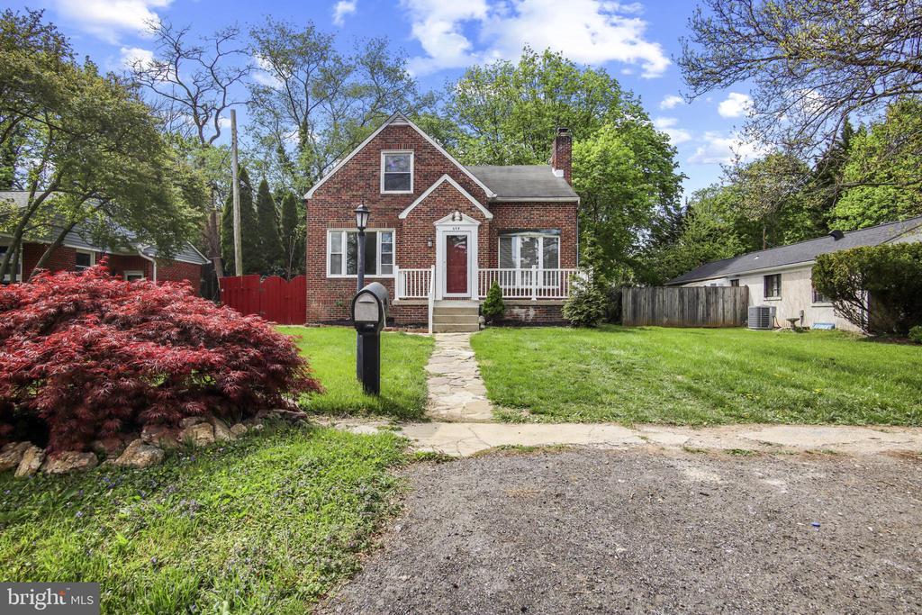 608 Farmhurst
