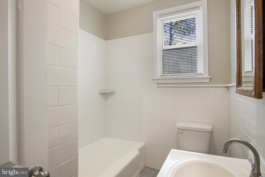 608 Farmhurst