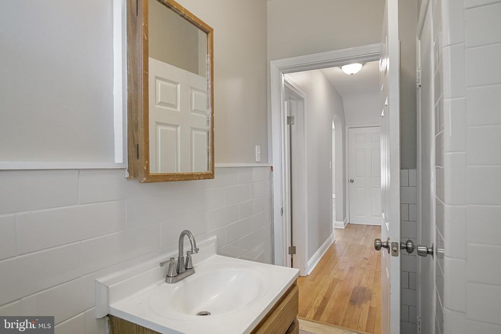 608 Farmhurst