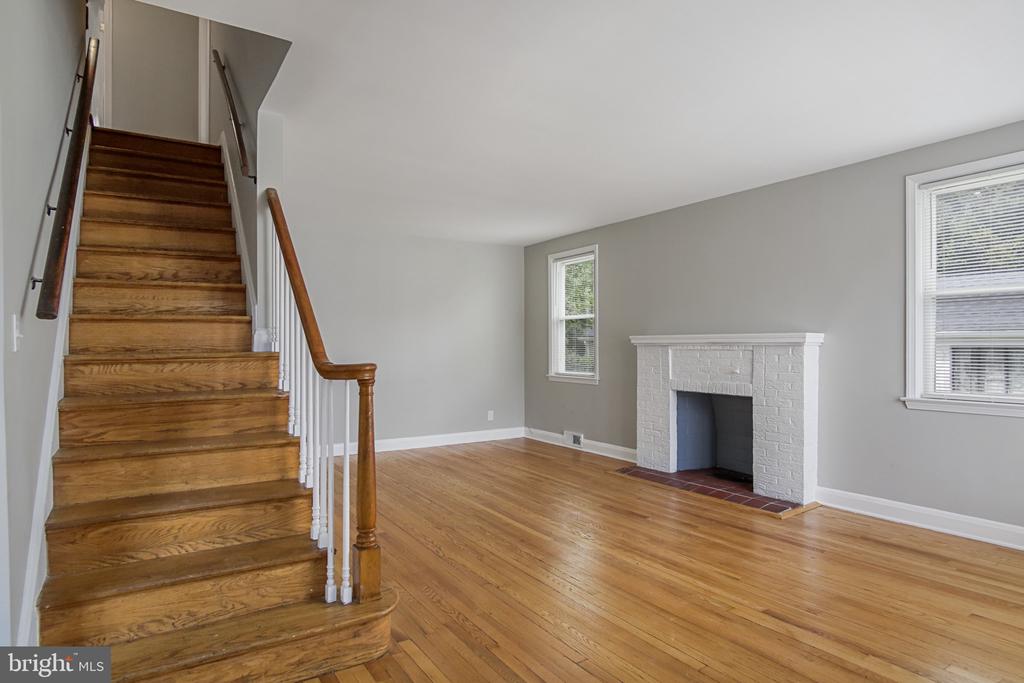 608 Farmhurst