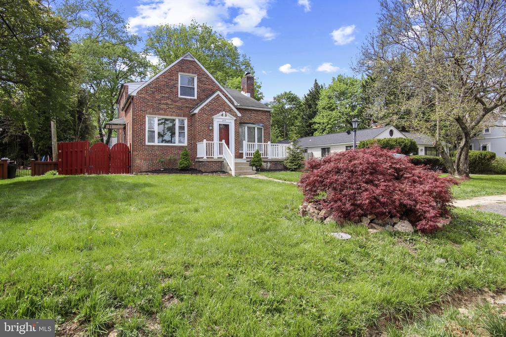 608 Farmhurst