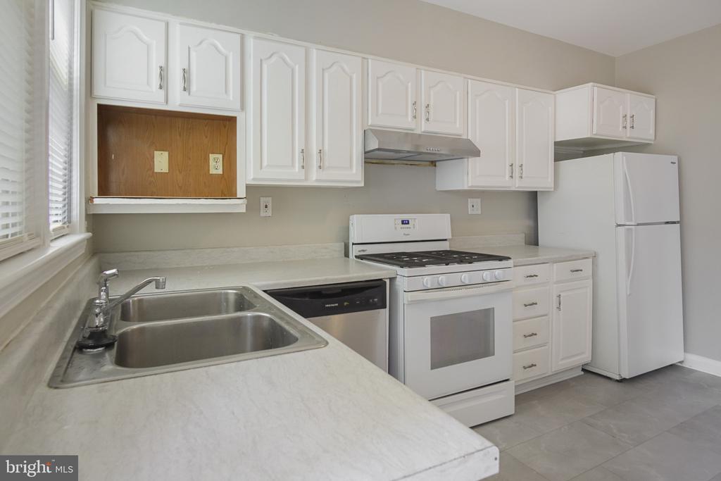 608 Farmhurst