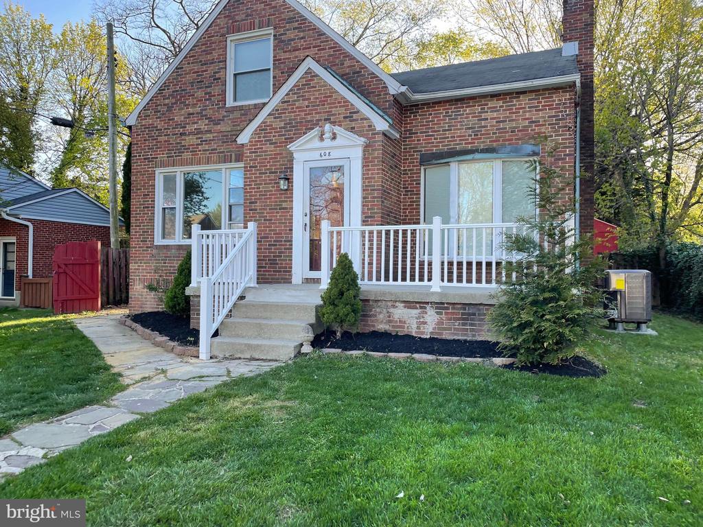 608 Farmhurst