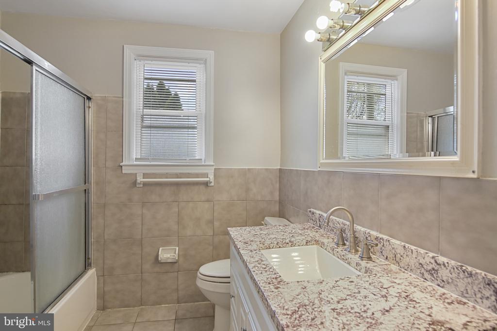 608 Farmhurst