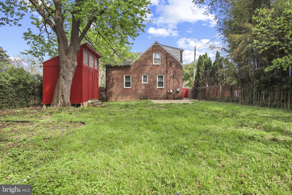 608 Farmhurst
