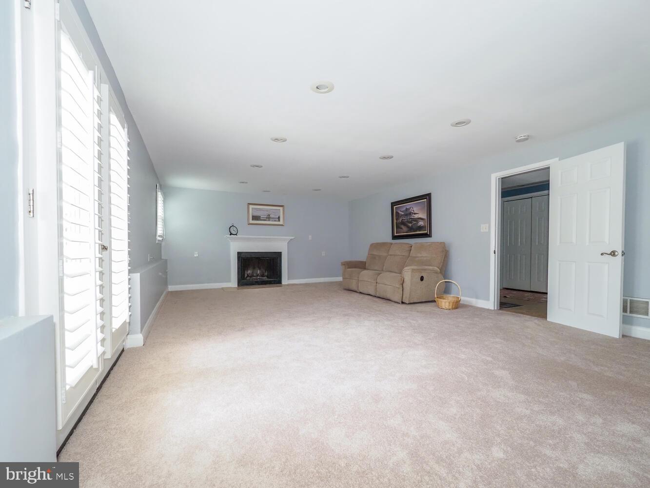 823 Kellogg Rd