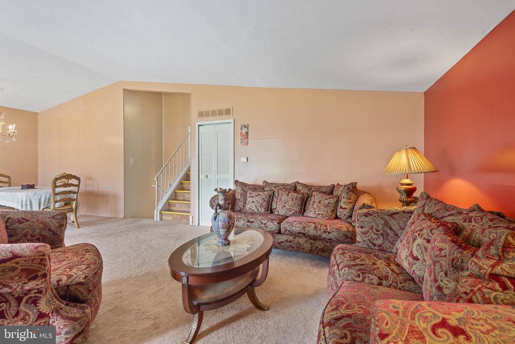 615 Kahn Dr